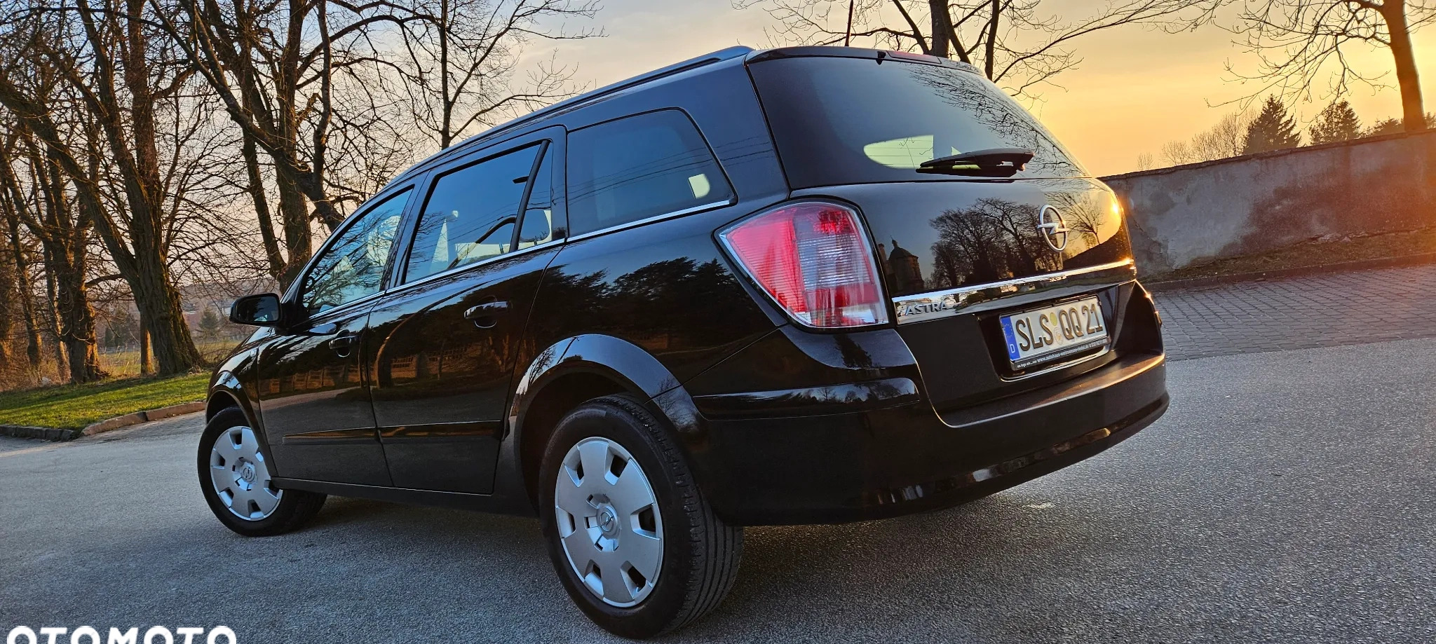 Opel Astra cena 14500 przebieg: 178960, rok produkcji 2007 z Szczebrzeszyn małe 137